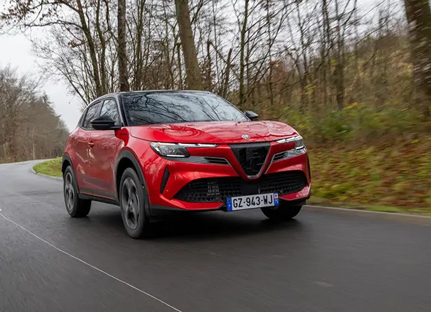 Amplitude-Auto-Alfa-Romeo-Junior