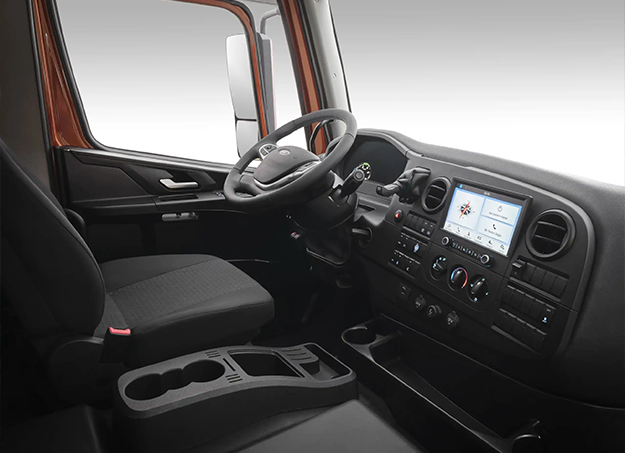 Amplitude-Auto-Ford-Trucks-F-Line-Tracteurs